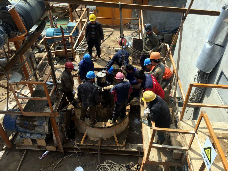 破碎機設(shè)備維修