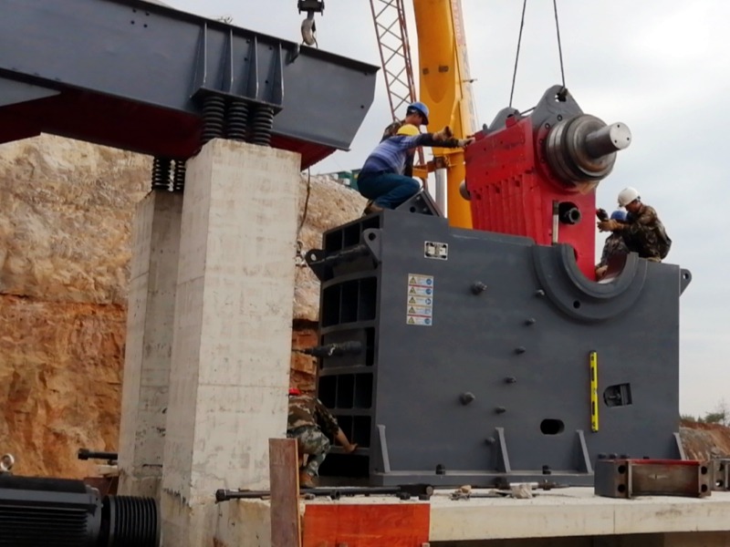 顎式破碎機(jī)